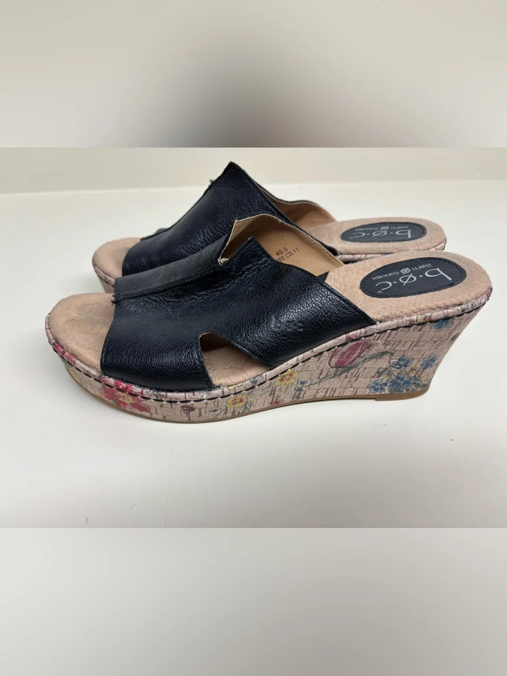 b.o.c. Black Leather platform wedge Sandals for Women size 9